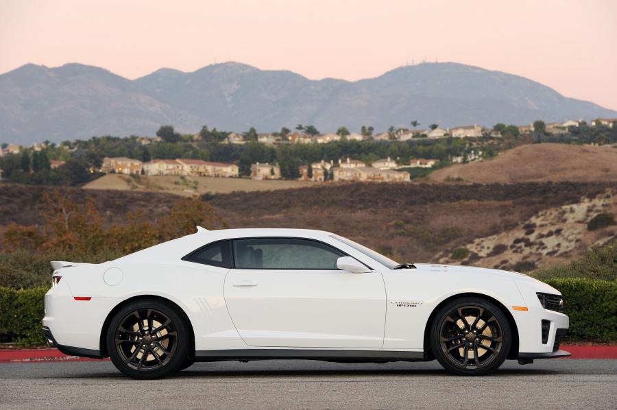  Chevrolet Camaro ZL1 HPE700 by Hennessey 2012 года  (фото 17 из 22)